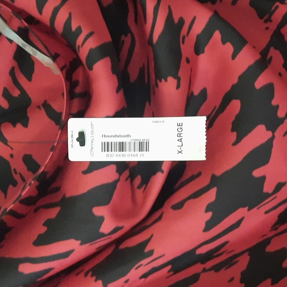 HOST PICK!! NWT Worthington Red and Black blouse  *BOGO* - Picture 2 of 5